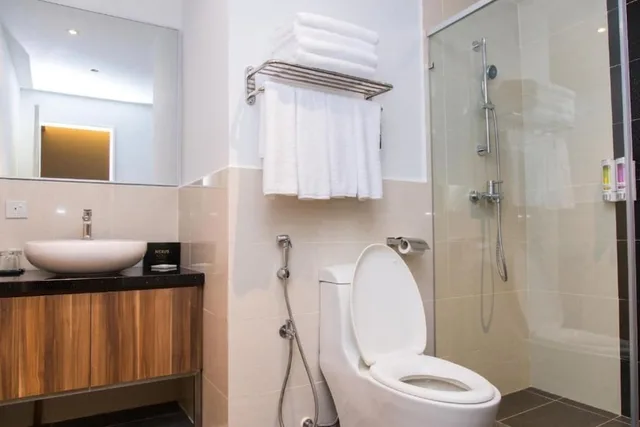 جناح ديلوكس بسرير كينج، Imperial Regency Suites and Hotel Kuala Lumpur 2/2