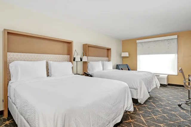 غرفة قياسية بسريرين كينج بإطلالة على الفناء، Holiday Inn Piscataway Somerset (Ex Radisson Hotel Piscataway) 3/3