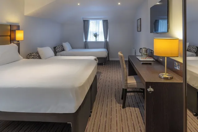 غرفة عائلية بسرير مزدوج مع أريكة، Best Western Leicester Oadby 3/4