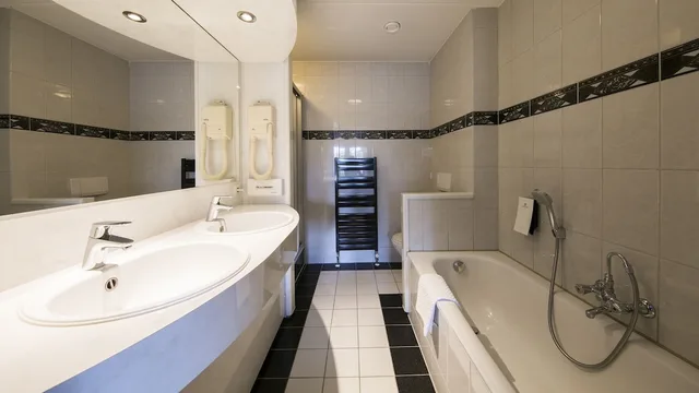 غرفة كومفورت بسريرين منفصلين، Fletcher Hotel-Restaurant De Broeierd-Enschede 2/2