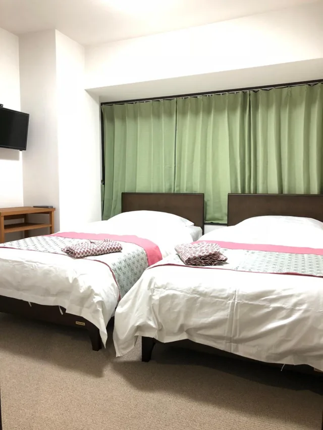 غرفة بسريرين منفصلين، GreenHotel 2/2