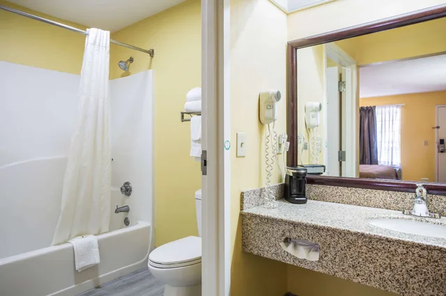 غرفة قياسية بسريرين كوين، Quality Inn White House 4/5