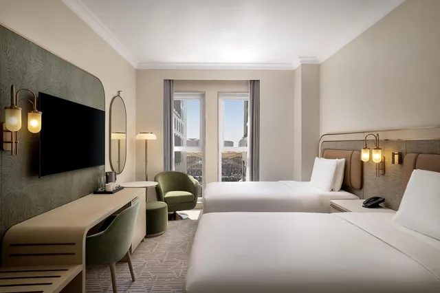 غرفة متصلة عائلية بسرير كينج وسريرين منفصلين، Diyar Ajwa, Tapestry Collection by Hilton 5/10