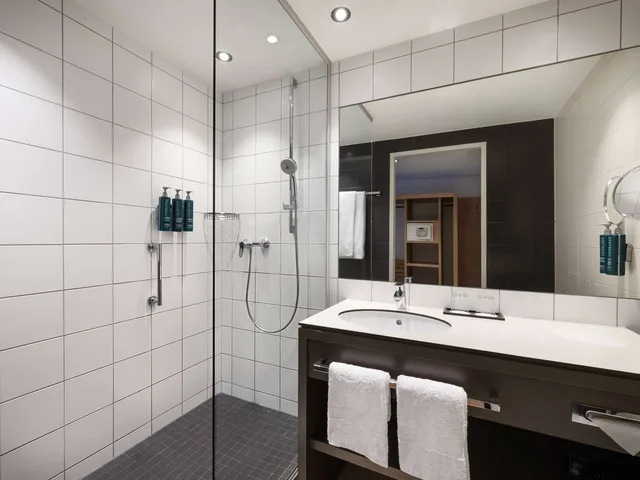 غرفة ركنية بسرير كينج لذوي الإعاقة، Hilton Garden Inn Innsbruck Tivoli 2/3