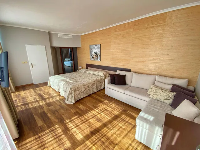 شقة بإطلالة على البحر بشرفة بغرفتي نوم، Mirabelle Hotel 5/7