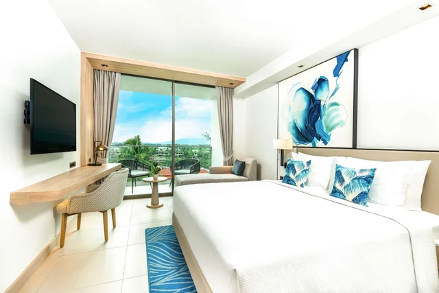 غرفة بريميوم بسرير كينج، Mamaka Phuket, Tapestry Collection by Hilton 1/2