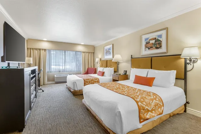 غرفة قياسية بسريرين كوين لذوي الإعاقة، Best Western Plus Arroyo Roble Hotel & Creekside Villas 2/10