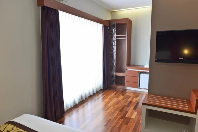 غرفة ديلوكس بسرير مزدوج، Hotel Trio Indah 2 Malang 4/10