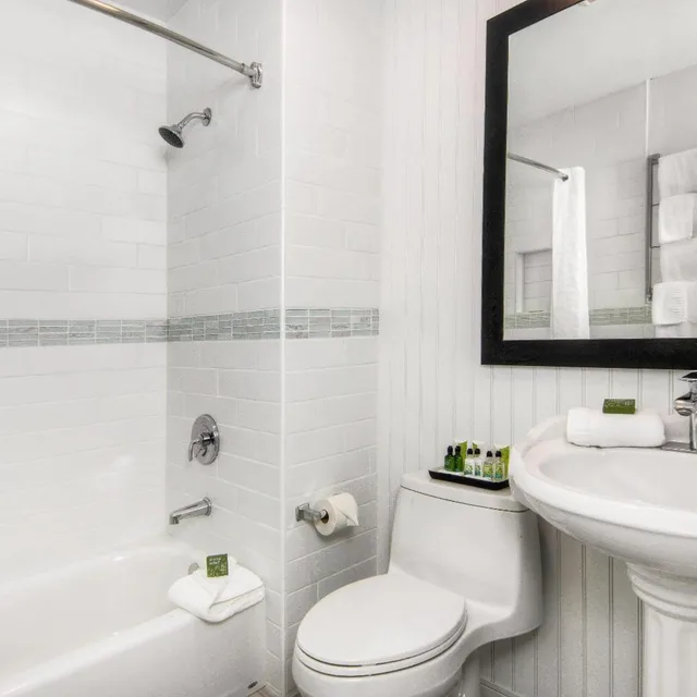 Efficiency, Suite, King Bed، Aggie Inn, an Ascend Collection Hotel 3/4