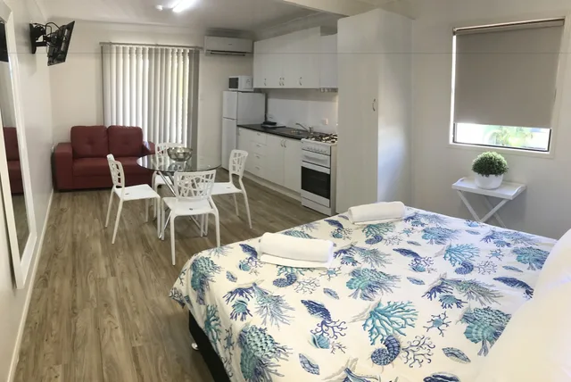 جناح استوديو بسرير كوين، Tasman Holiday Parks - Torquay Palms 1/2