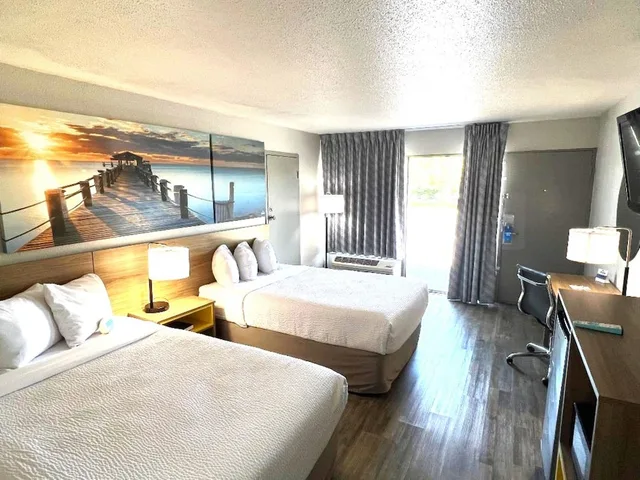 غرفة بسريرين مزدوجين للمدخنين، Days Inn by Wyndham Wildwood I-75 3/9
