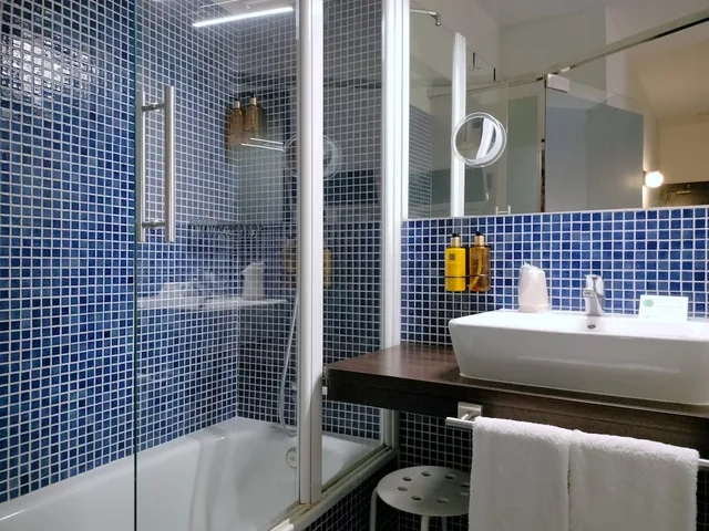غرفة عائلية رباعية بسرير كوين وسريرين منفصلين بشرفة، Casual Ilbira Granada 10/10