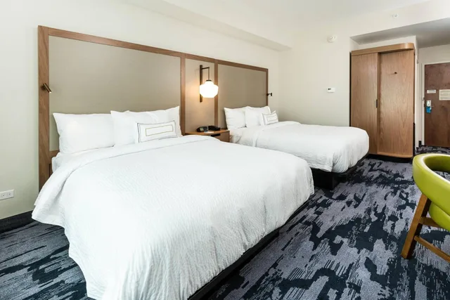 غرفة بسريرين كوين بحوض استحمام لذوي الإعاقة، Fairfield Inn & Suites By Marriott Crestview 1/3