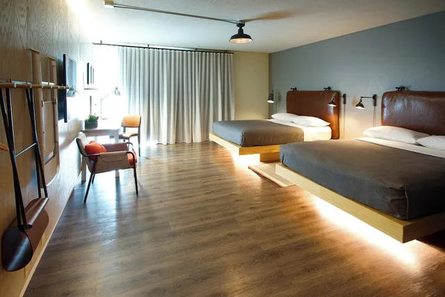 Room, 2 Queen Beds, Side Pool View, Patio، Moxy Phoenix Tempe Asu Area 2/7
