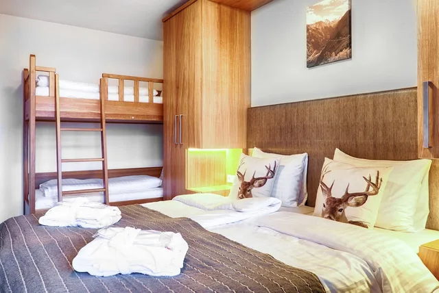 شقة بسريرين مزدوجين وسرير بطابقين بشرفة بغرفتي نوم، Avenida Mountain Resort Kaprun 3/5