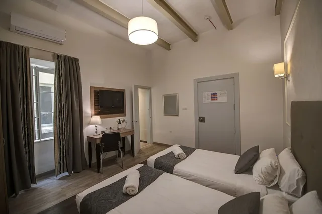 غرفة قياسية مفردة بسرير مزدوج، Europa Hotel 1/6