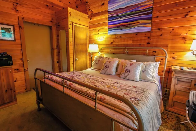 كابينة بسرير كينج، Mountainaire Inn and Log Cabins 1/1