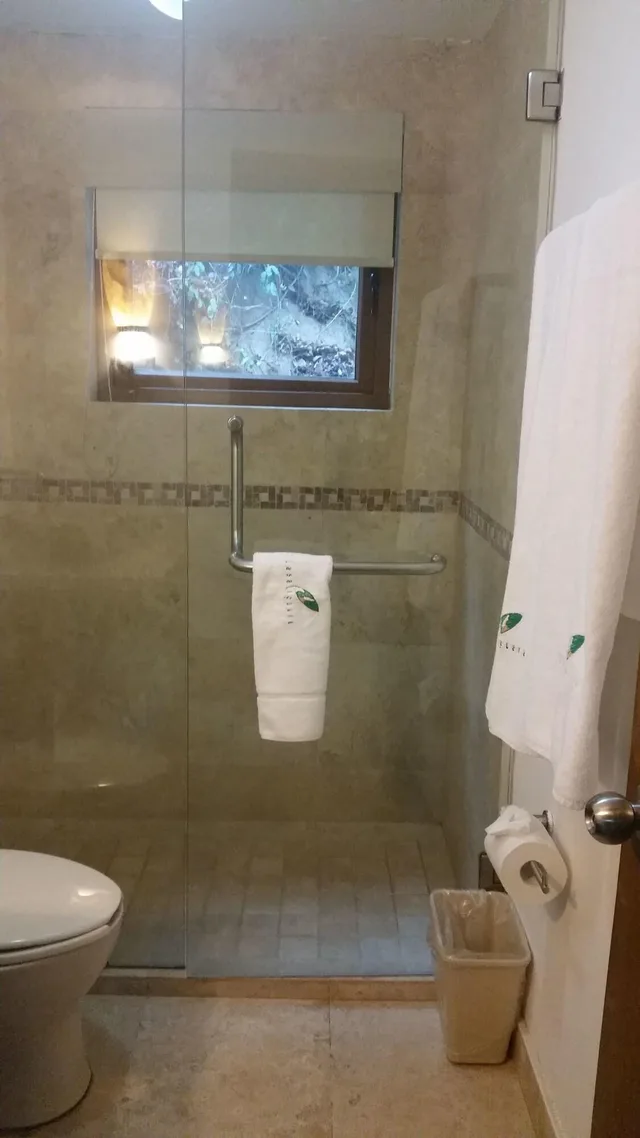 جناح شهر العسل، Hotel Casa Iguana Mismaloya 5/6