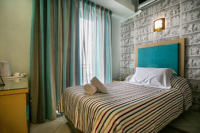 غرفة مفردة، Life Hotel 2/6