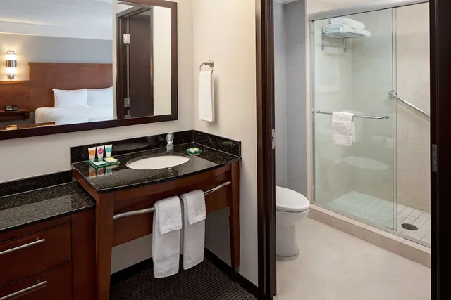 غرفة بسرير كينج لذوي الإعاقة، Hyatt Place Pittsburgh-North Shore 2/3