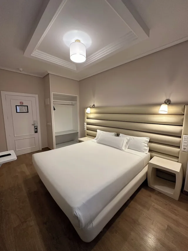 غرفة قياسية بسرير مزدوج، Hotel Pilar Plaza Zaragoza 2/10
