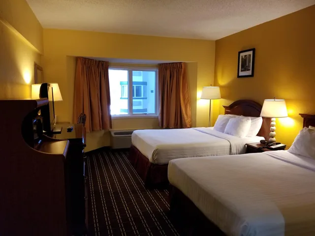 Deluxe, Double or Twin Bed, The Comstock Inn And Conference Center 4/8