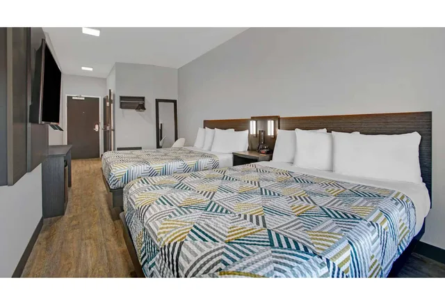 Room, Quadruple, 2 Queen Beds, Motel6 Monahans, TX 3/8