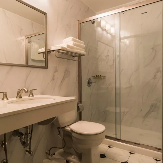 غرفة قياسية بسرير مزدوج، John Hotel 7/8