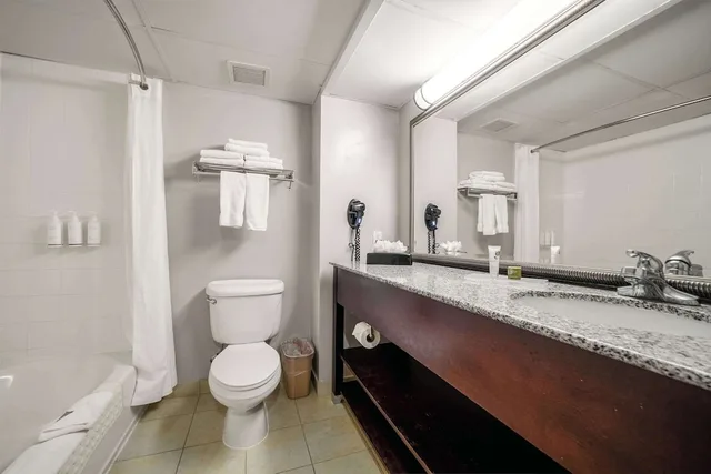غرفة بسرير كينج، Country Inn & Suites by Radisson, Ontario at Ontario Mills, CA 10/10