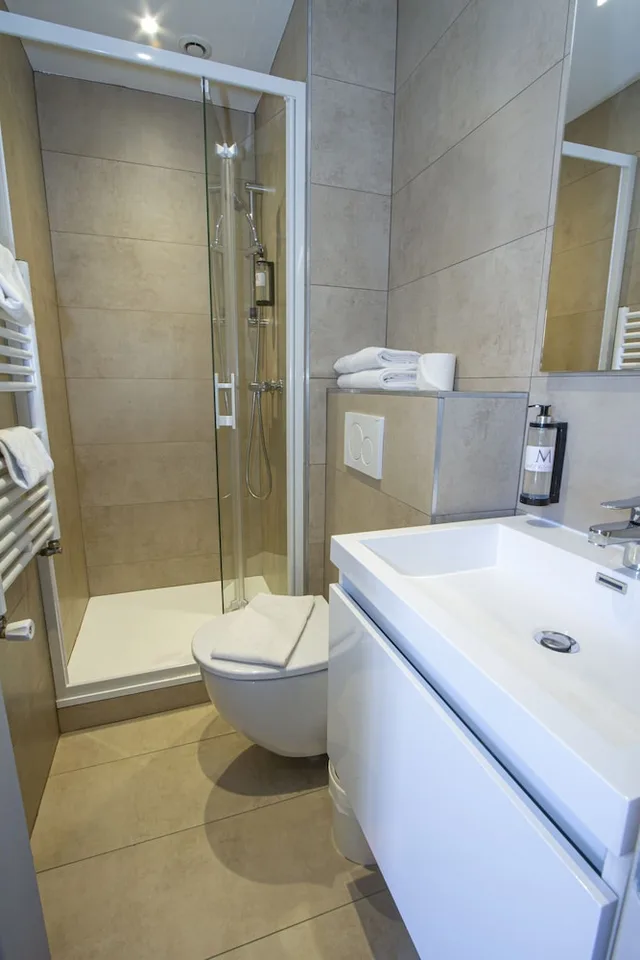 غرفة سوبيريور بسرير كوين بإطلالة على البحر، Chalet de L Isere 5/5