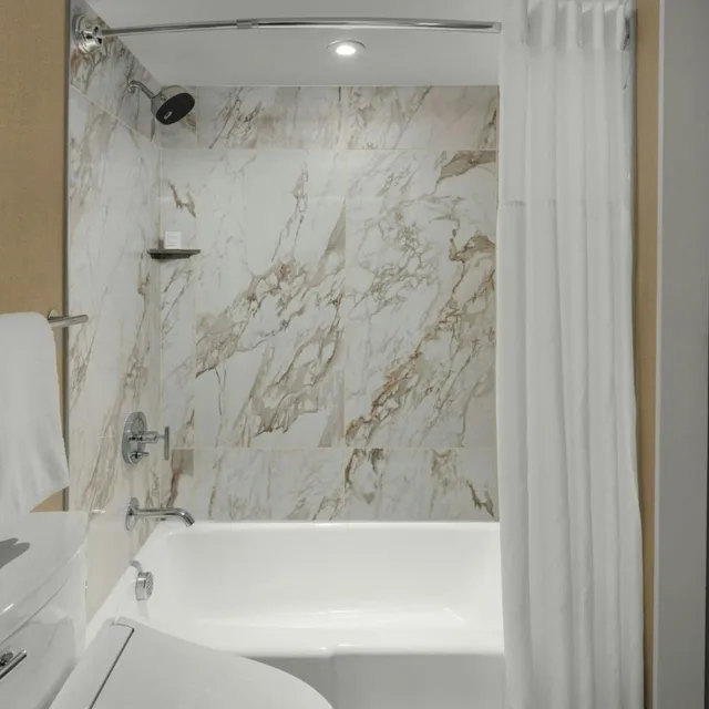 غرفة بسريرين مزدوجين في طابق مرتفع، Houston Marriott Uptown by the Galleria 5/6
