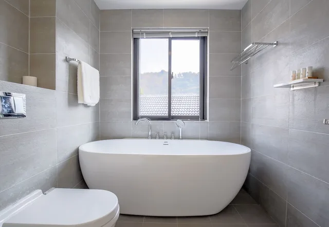 Room, King Bed, Balcony, Bathtub, Hangzhou Sansu Hotel 4/4