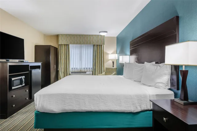 غرفة بسرير كينج، Best Western Long Beach Inn 1/4