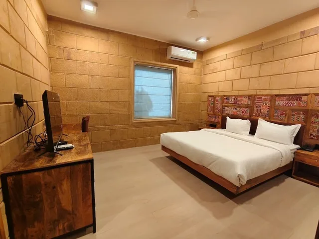 غرفة ديلوكس بسرير مزدوج، Hotel Grand Khalifa 3/7