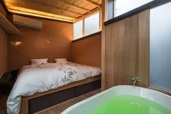 2 Bedrooms, Temple, Suite, Garden View، Machiya Maya Gion 1/1