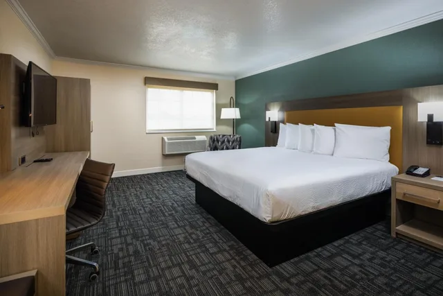 غرفة داخلية بسرير كينج، Comfort Inn Hayward - Oakland South 1/7