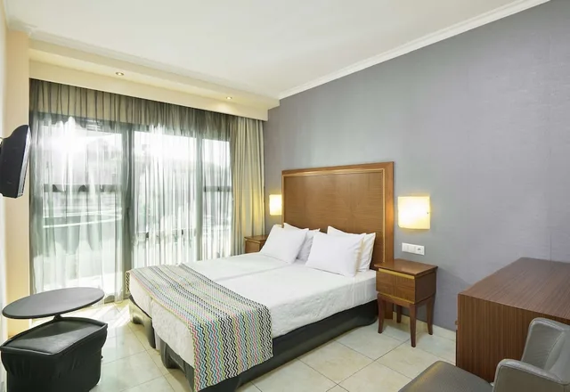 غرفة بسريرين منفصلين، Mediterranean Resort Hotel 6/10