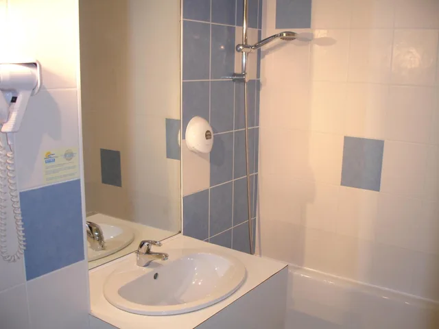 غرفة قياسية بسرير مزدوج، Agape Hotel Niort- Bessines 8/9