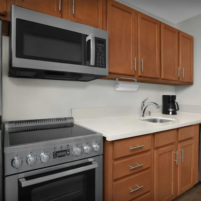 جناح بغرفتي نوم بحوض استحمام لذوي الإعاقة، TownePlace Suites by Marriott Albuquerque Airport 5/5