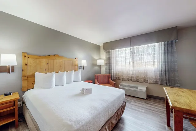 Standard, 2 Queen Beds, Pet Friendly, Best Western Plus Rio Grande Inn 4/10