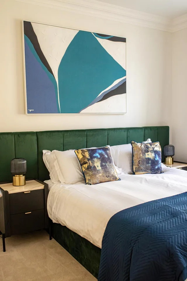 2 Bedrooms, Apartment, 2 Double Beds, Charles Hope Salisbury Centre 1/10
