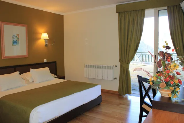 جناح بشرفة، Eira do Serrado Hotel and Spa 4/9
