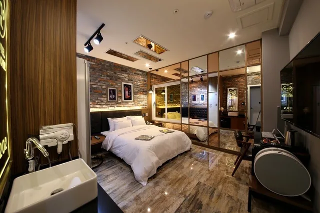 Superior, Queen Bed, Hotel Yeogiuhtte Gwangju Ha Nam 5/6