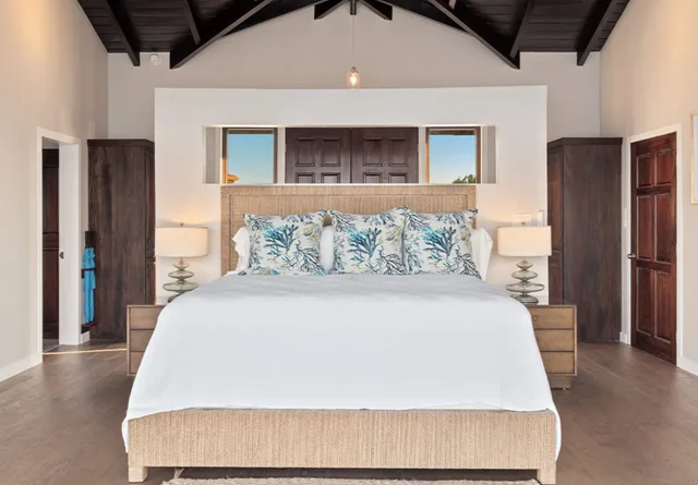 Honeymoon, Suite, King Bed, Ocean Front, Private Pool، Hatchet Caye Resort 1/2