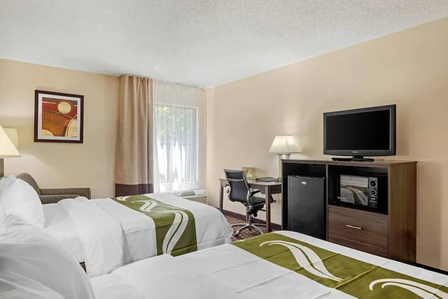 غرفة قياسية بسريرين مزدوجين، Quality Inn High Point - Archdale 4/6