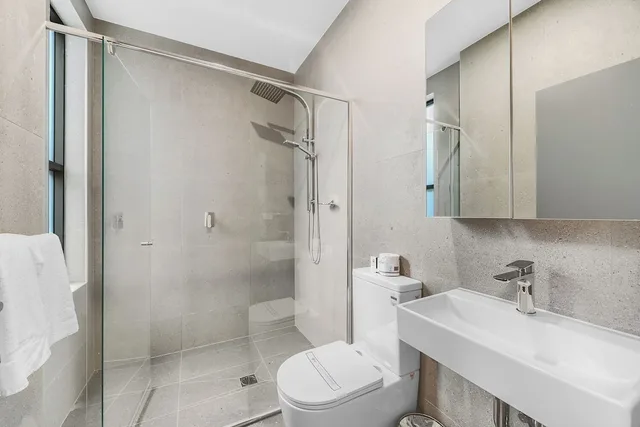 غرفة سوبيريور عائلية بسرير كوين وسريرين منفصلين، WM Hotel Bankstown 4/4