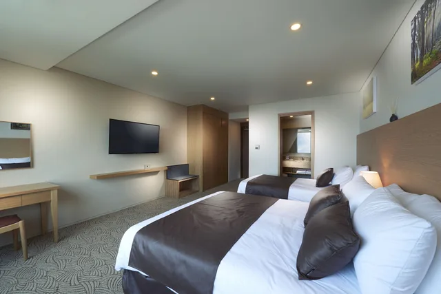 Premier, Family, 2 Queen Beds, Benikea Jungmun Hotel 4/10