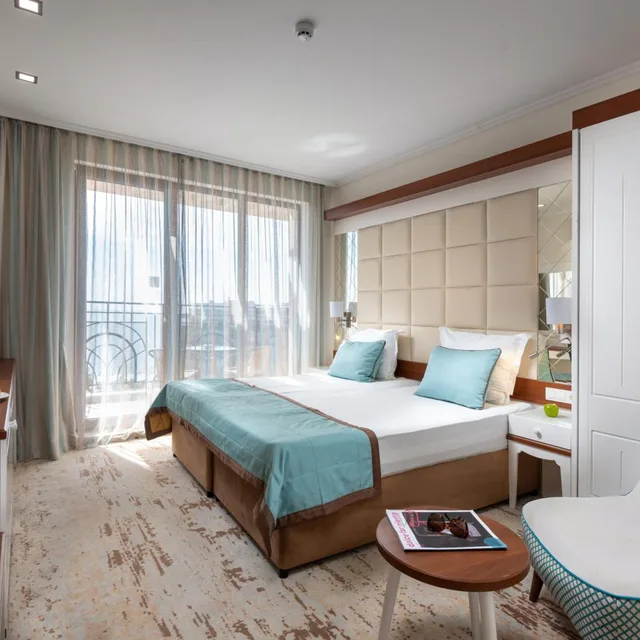 Deluxe, Twin Beds, King Bed, Lateral Side Sea View، Festa Via Pontica 2/10
