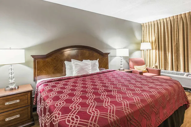Efficiency, King Bed, Smoking, Accessible، Econo Lodge Tallahassee I-10 near University 1/4