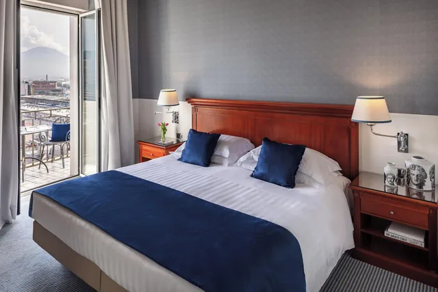 Superior, Double Bed, Volcanus View, Starhotels Terminus 1/7